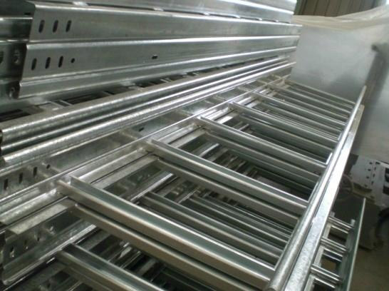 梯級式電纜橋架4